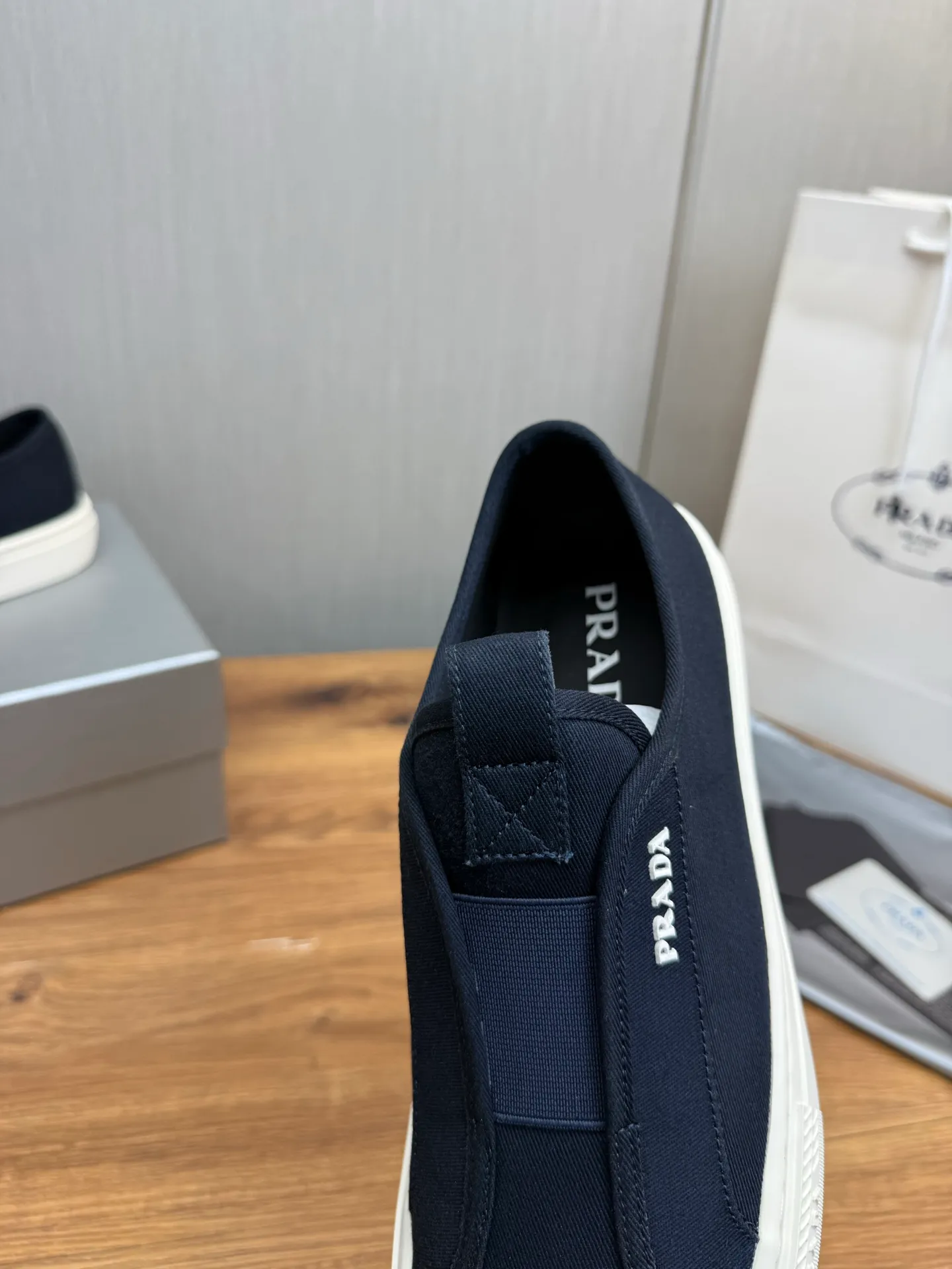 Men's shoes 560💰 [PRADA] Popular canvas shoes in the men's shoe counter, synchronized with the official website, 1 high-quality shipment ✔️Original canvas + cowhide lining, 1🆚1 replica, original sole, 38-45 (45 customized, non-refundable)